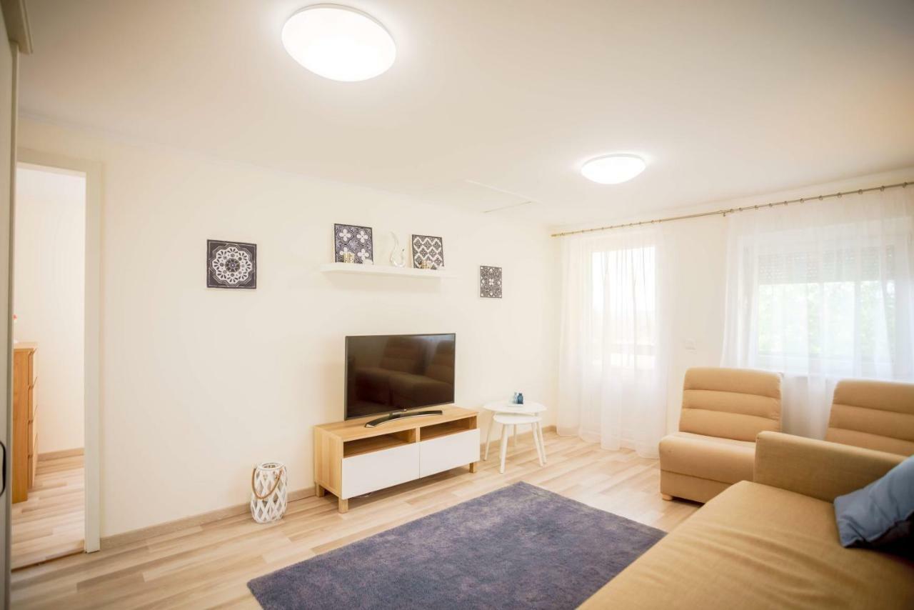 Eleven Apartman House Keszthely Exterior foto